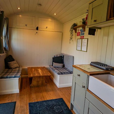 Lavender Retreat With Private Hot Tub Konuk evi Upper Hulme Dış mekan fotoğraf