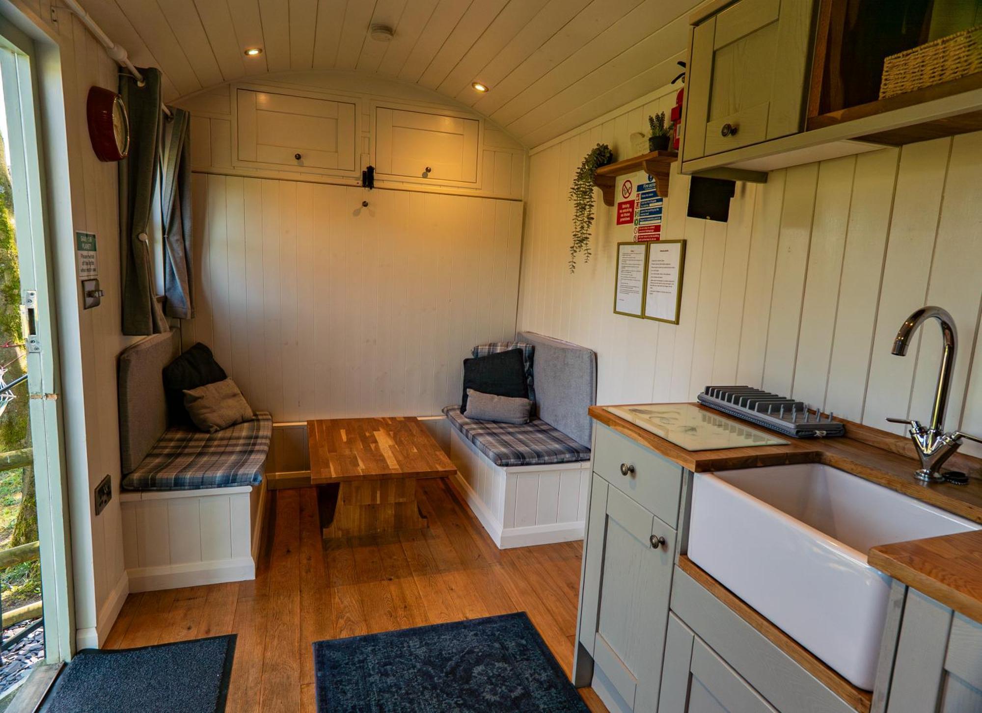 Lavender Retreat With Private Hot Tub Konuk evi Upper Hulme Dış mekan fotoğraf